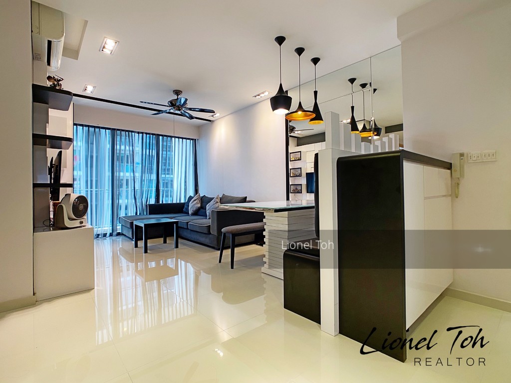 Esparina Residences (D19), Condominium #223658191